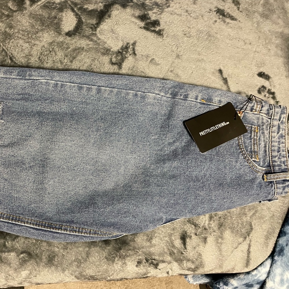 New Pretty Little Thing Jeans never worn only tried on once. Size 6